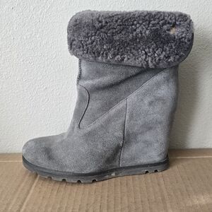 UGG Australia Kyra Suede Women Boots Heels Wedges Gray Size 6